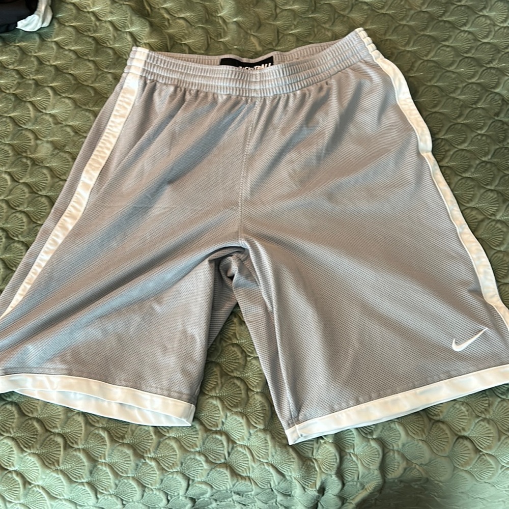 XL Mesh Nike Shorts with Pockets